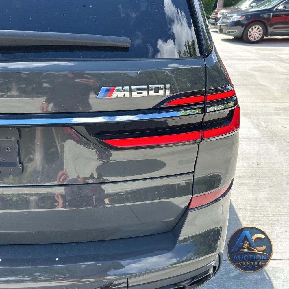 2023 BMW X7 M60i
