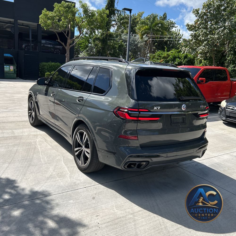 2023 BMW X7 M60i