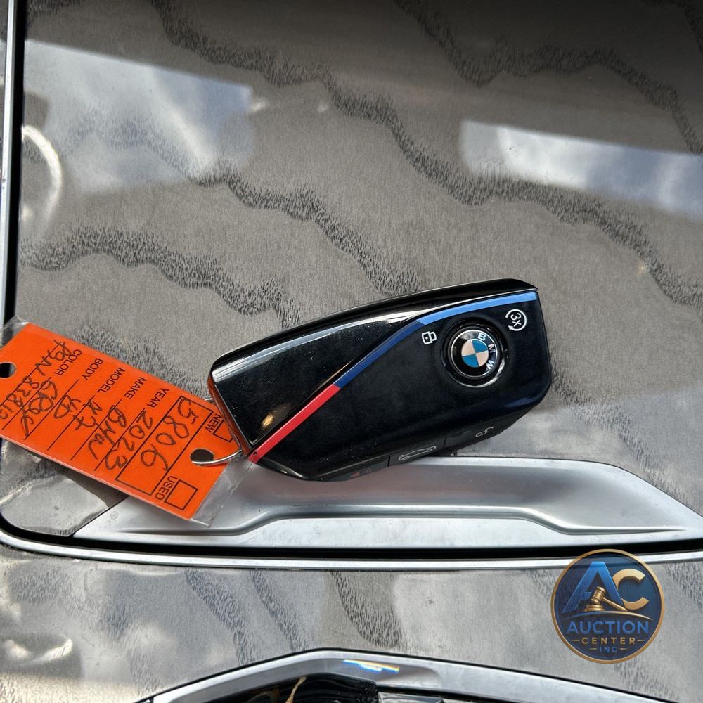2023 BMW X7 M60i