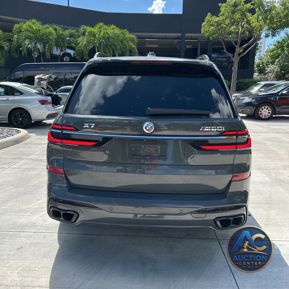 2023 BMW X7 M60i
