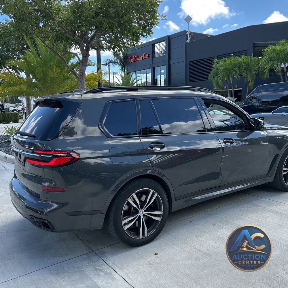 2023 BMW X7 M60i