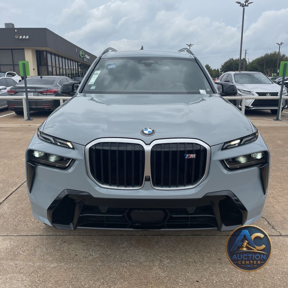 2025 BMW X7 M60i