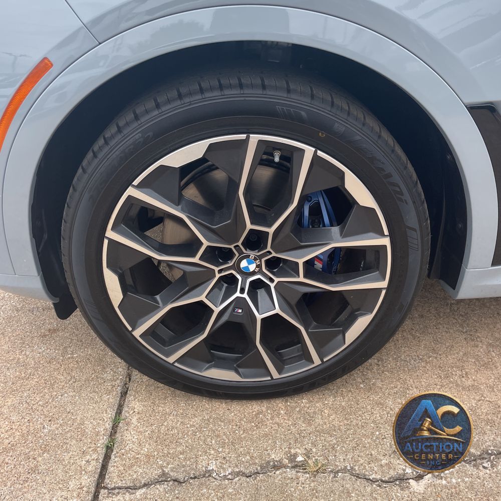 2025 BMW X7 M60i