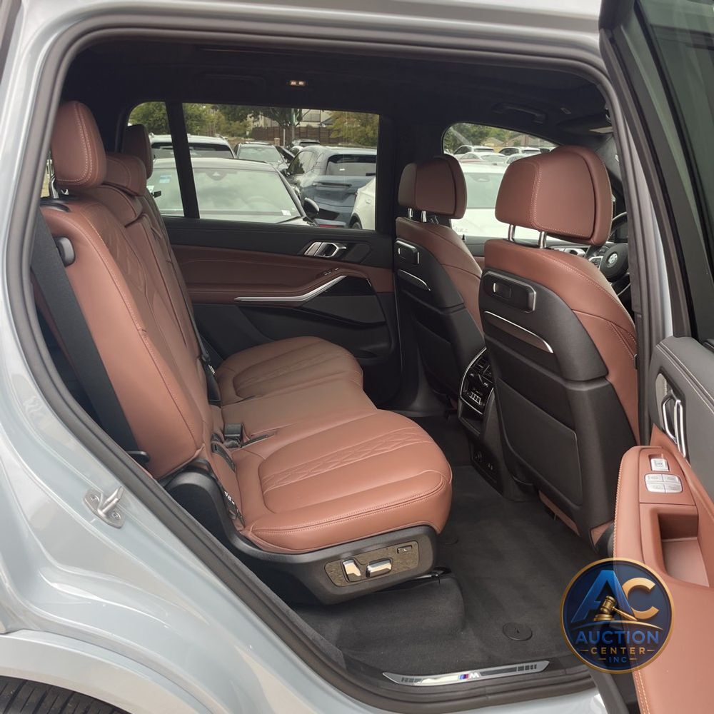 2025 BMW X7 M60i