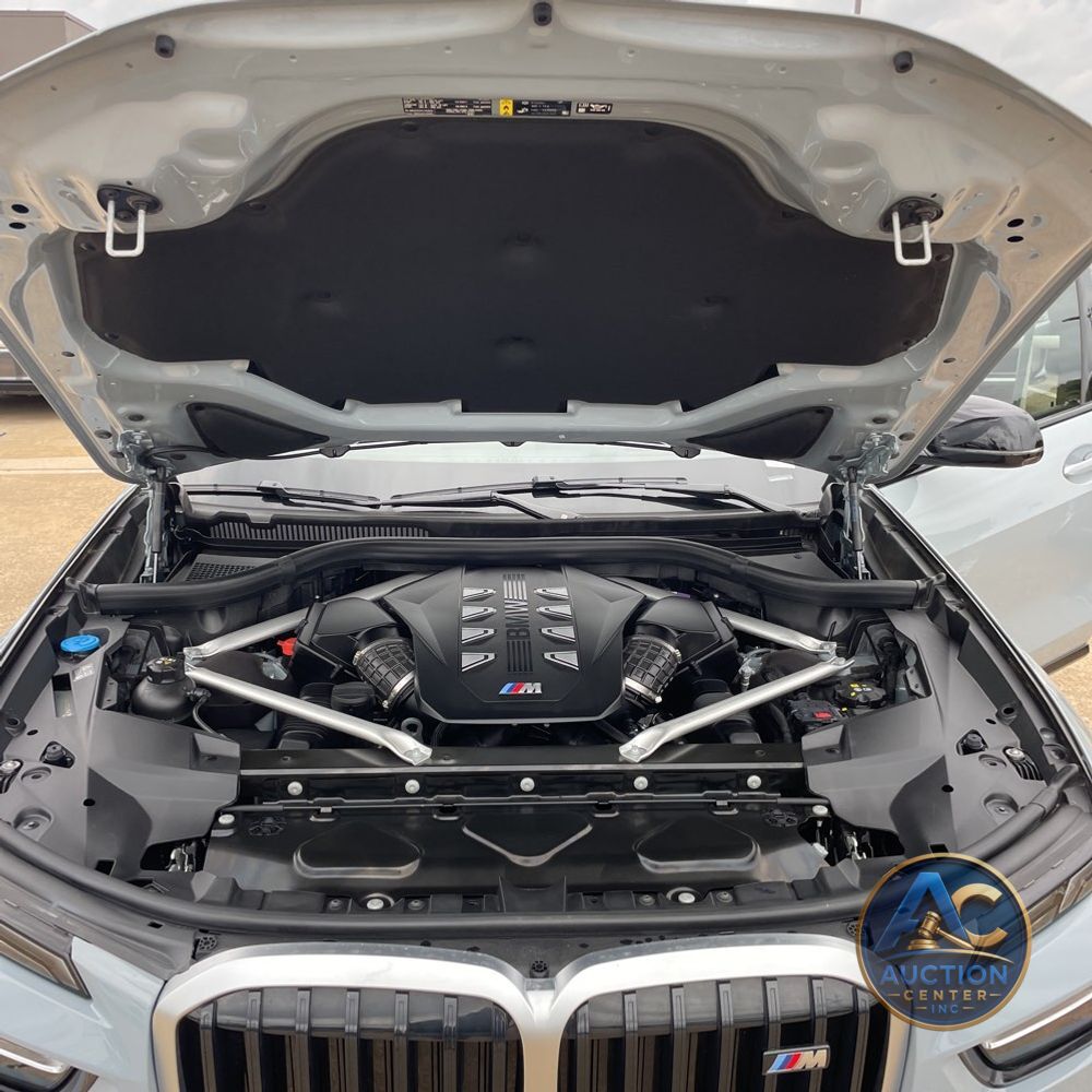 2025 BMW X7 M60i