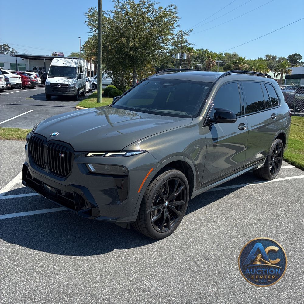 2023 BMW X7 M60i