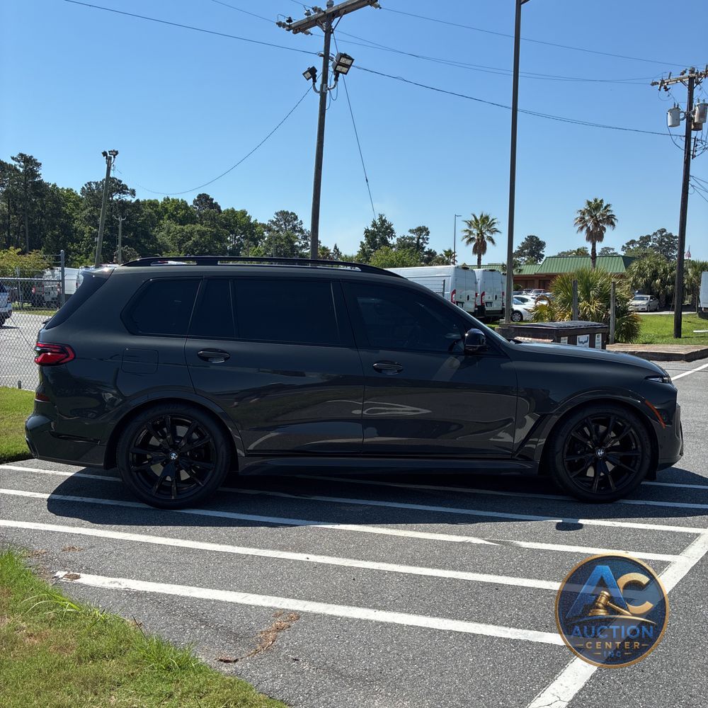 2023 BMW X7 M60i
