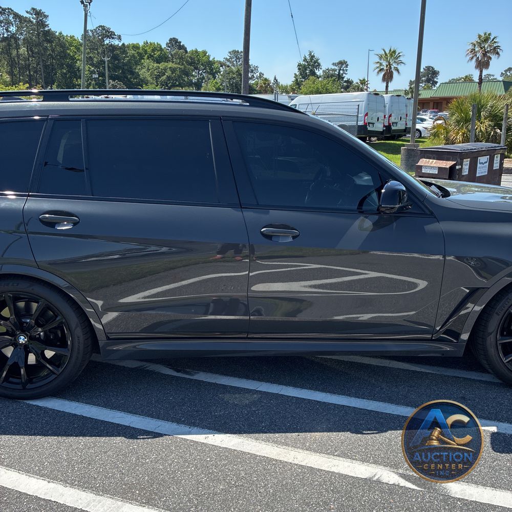 2023 BMW X7 M60i