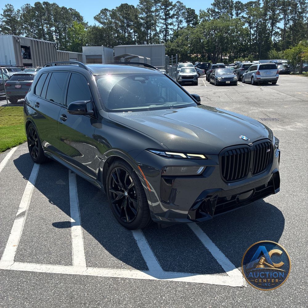 2023 BMW X7 M60i
