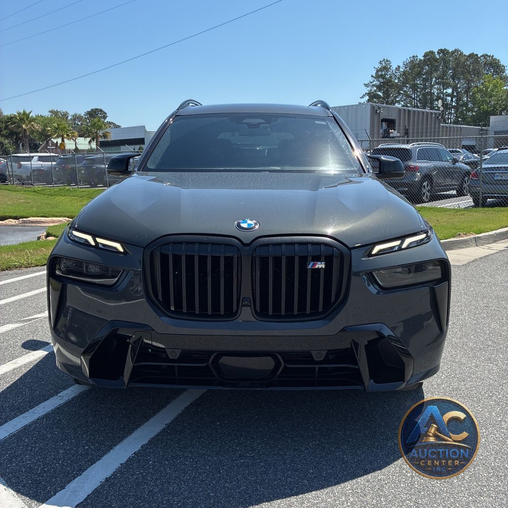 2023 BMW X7 M60i