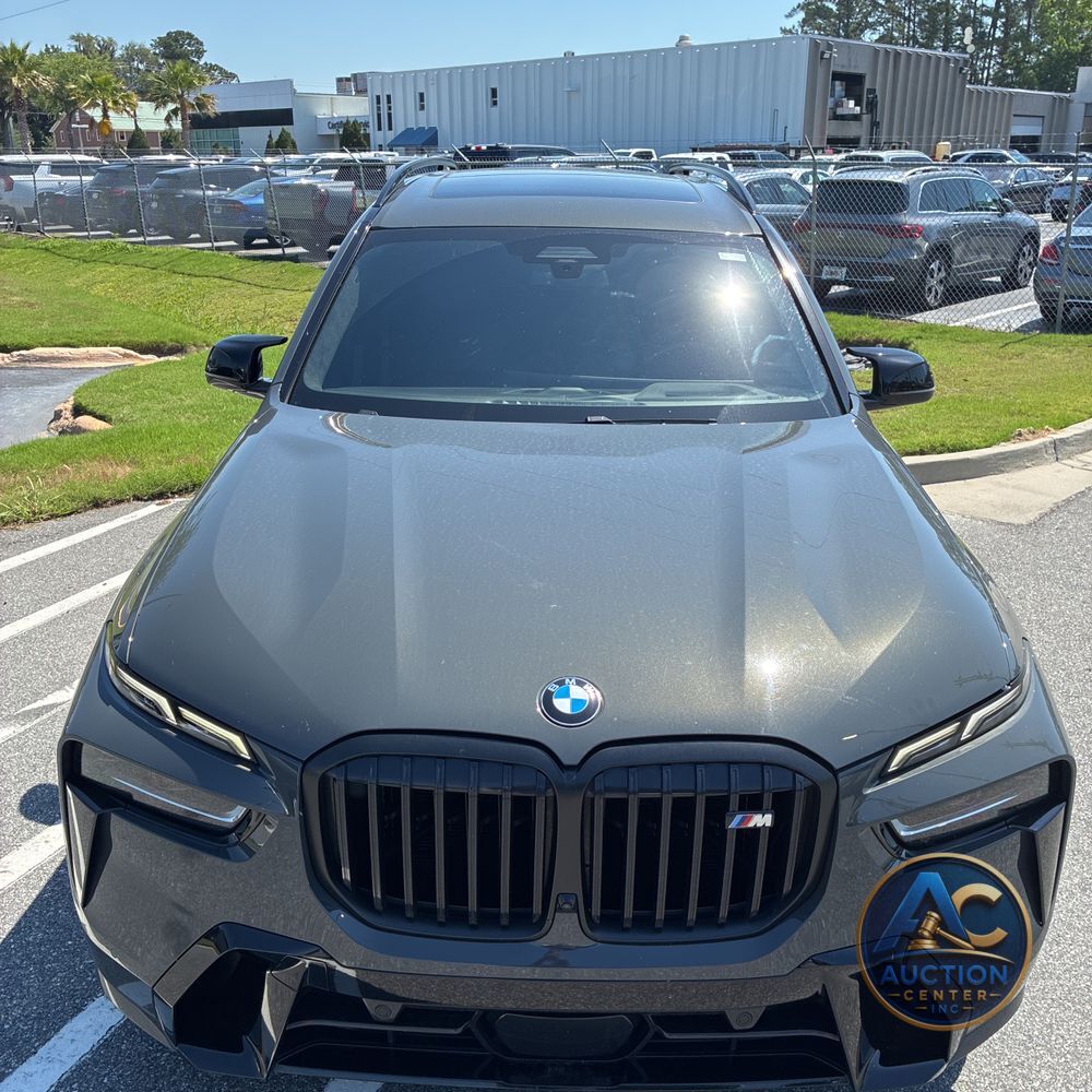 2023 BMW X7 M60i
