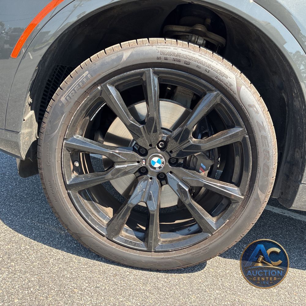 2023 BMW X7 M60i