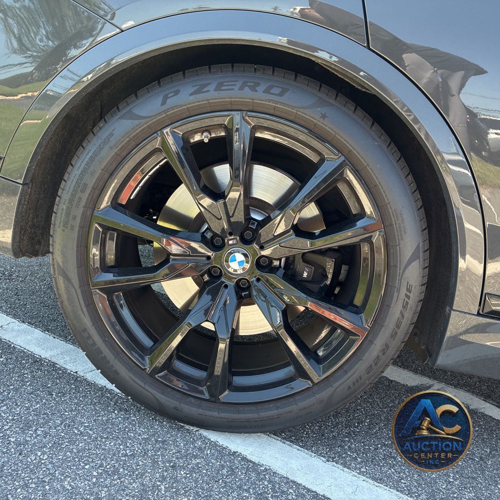 2023 BMW X7 M60i