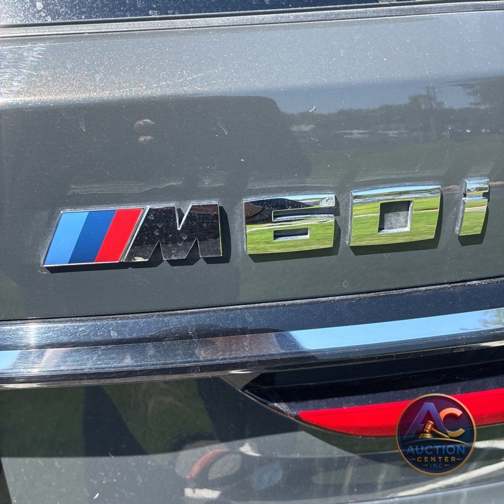 2023 BMW X7 M60i