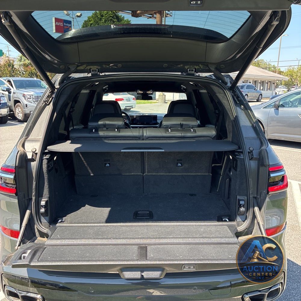 2023 BMW X7 M60i