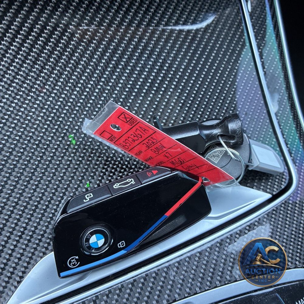 2023 BMW X7 M60i