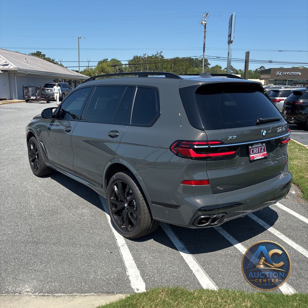 2023 BMW X7 M60i