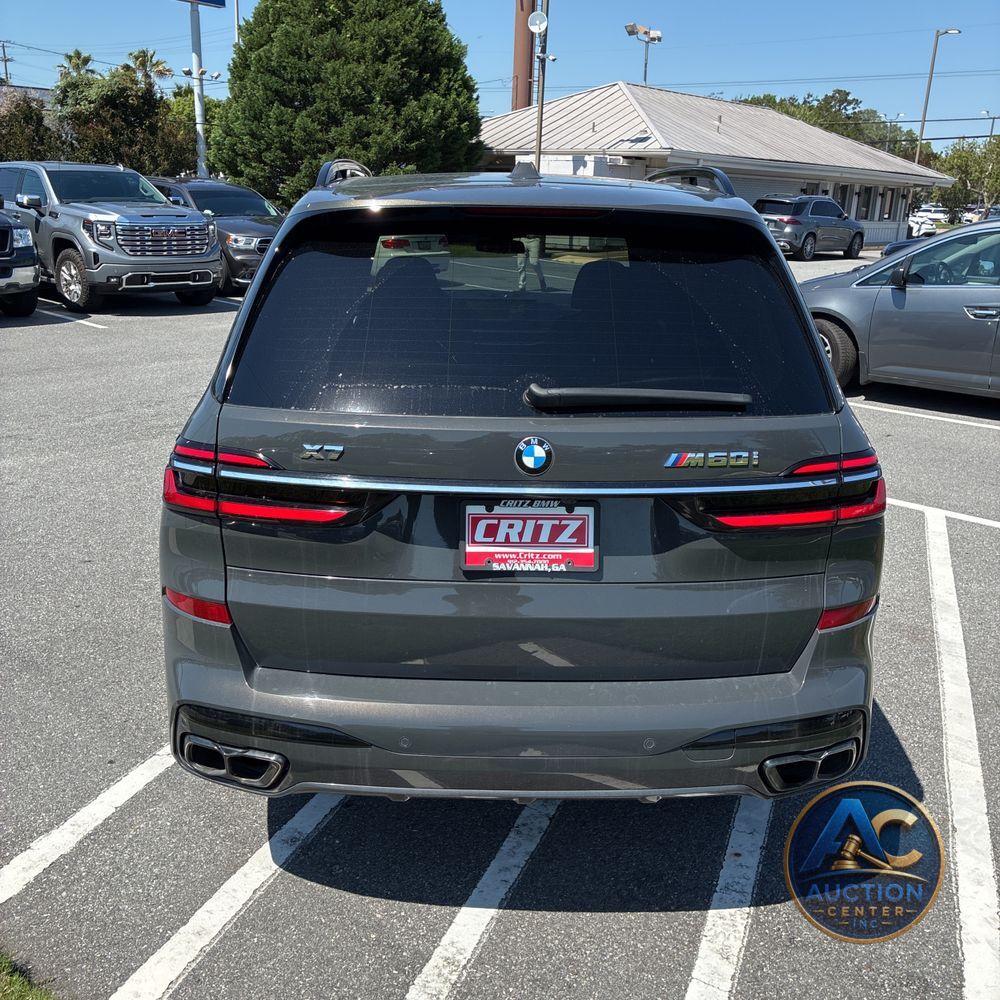 2023 BMW X7 M60i