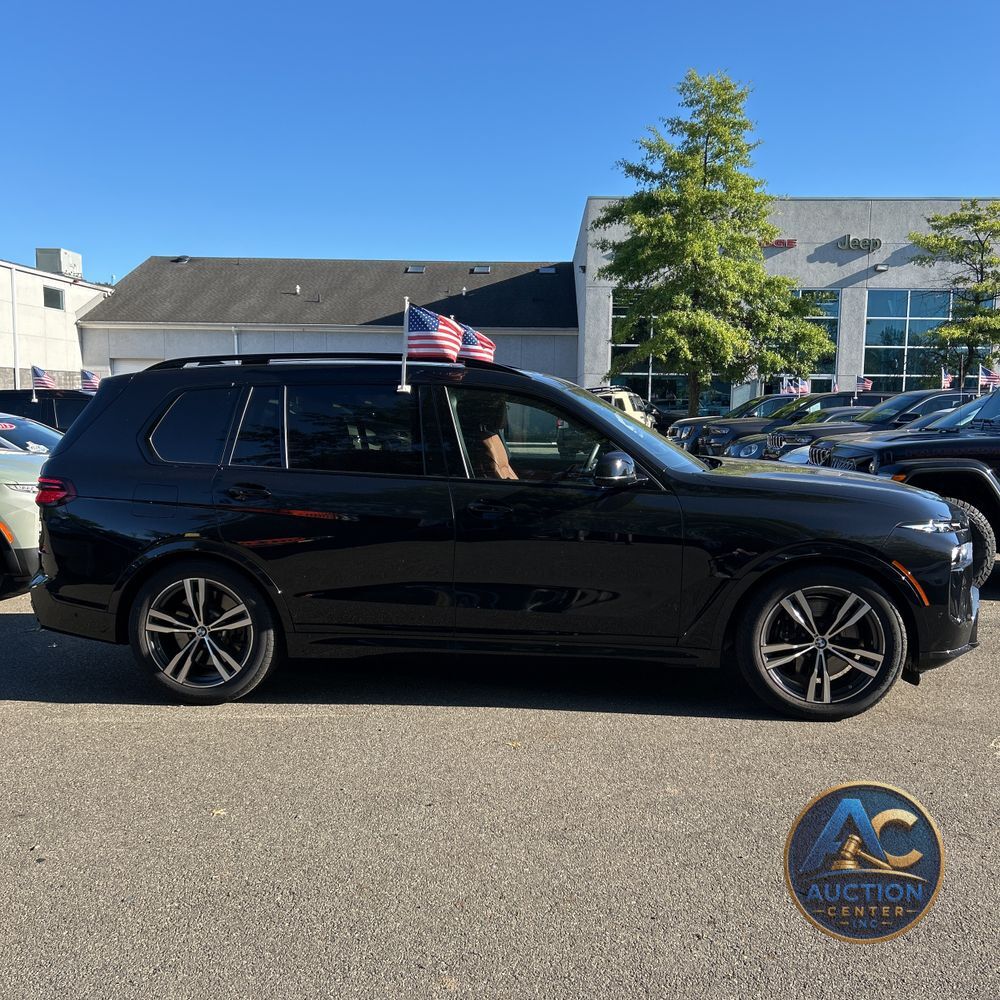 2025 BMW X7 M60i