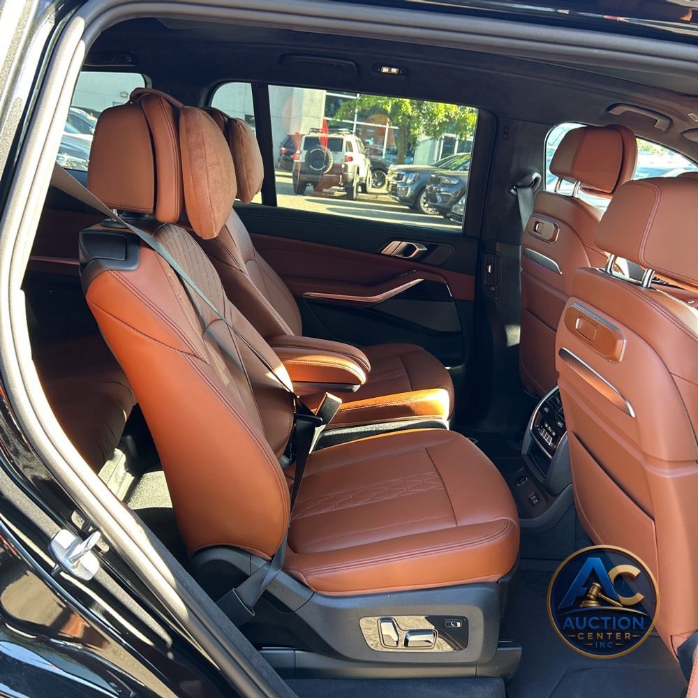 2025 BMW X7 M60i