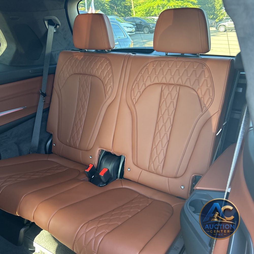 2025 BMW X7 M60i
