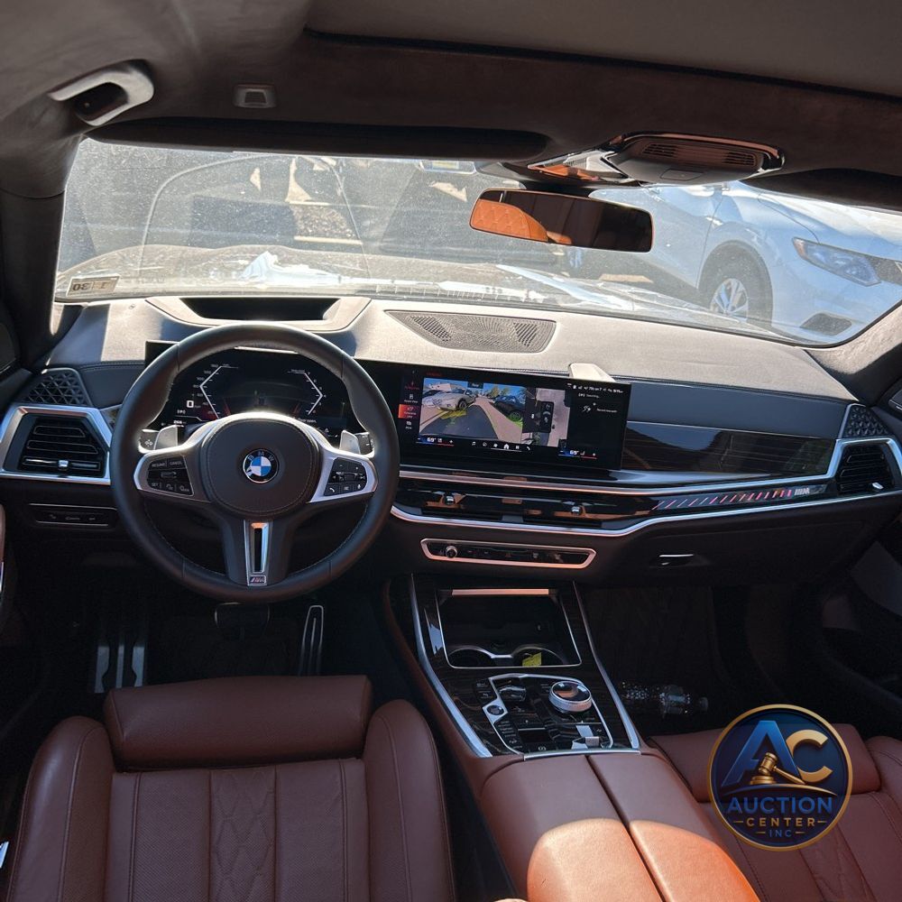 2025 BMW X7 M60i