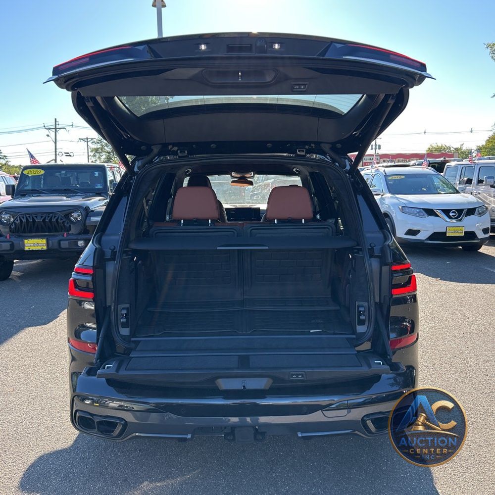2025 BMW X7 M60i