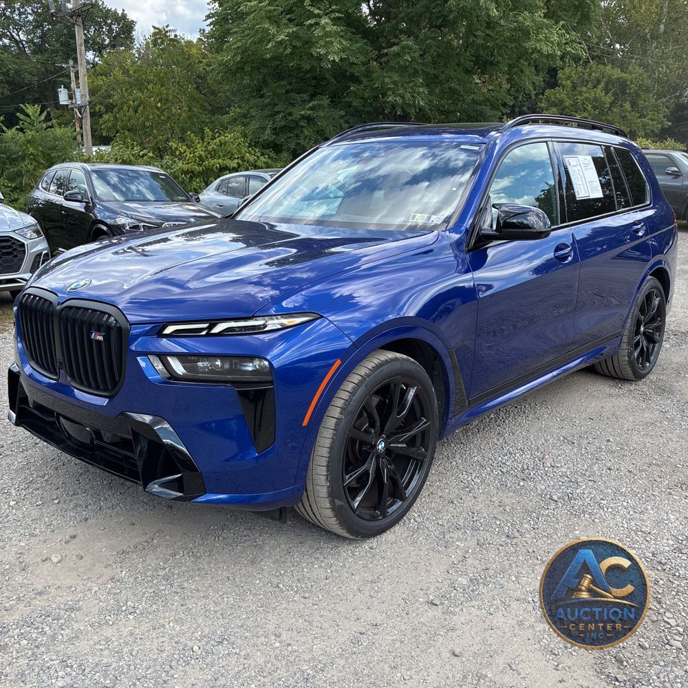 2023 BMW X7 M60i