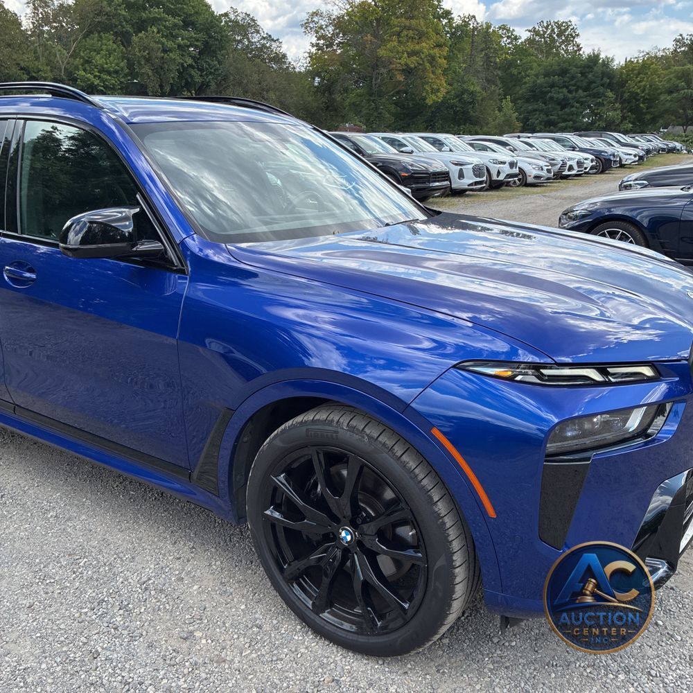 2023 BMW X7 M60i