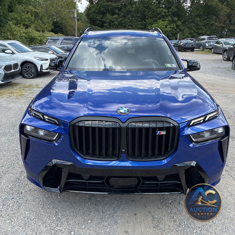 2023 BMW X7 M60i