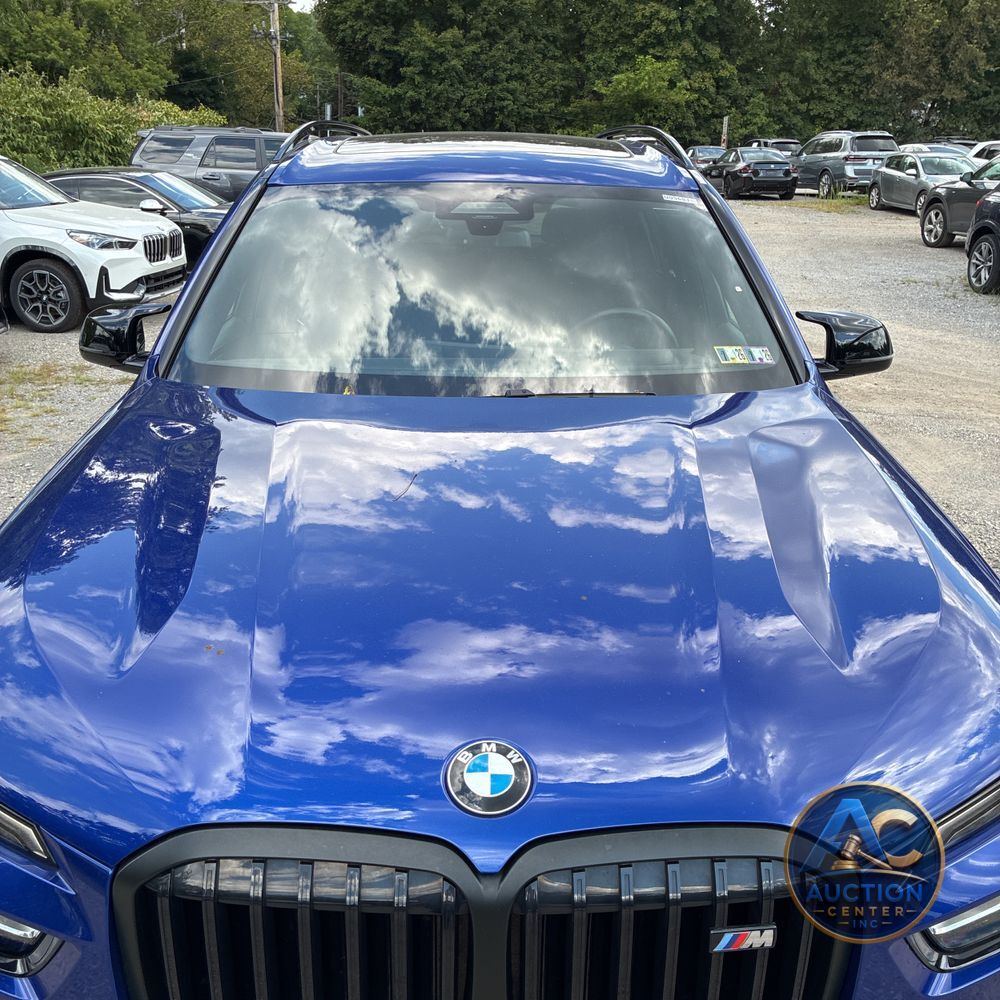 2023 BMW X7 M60i
