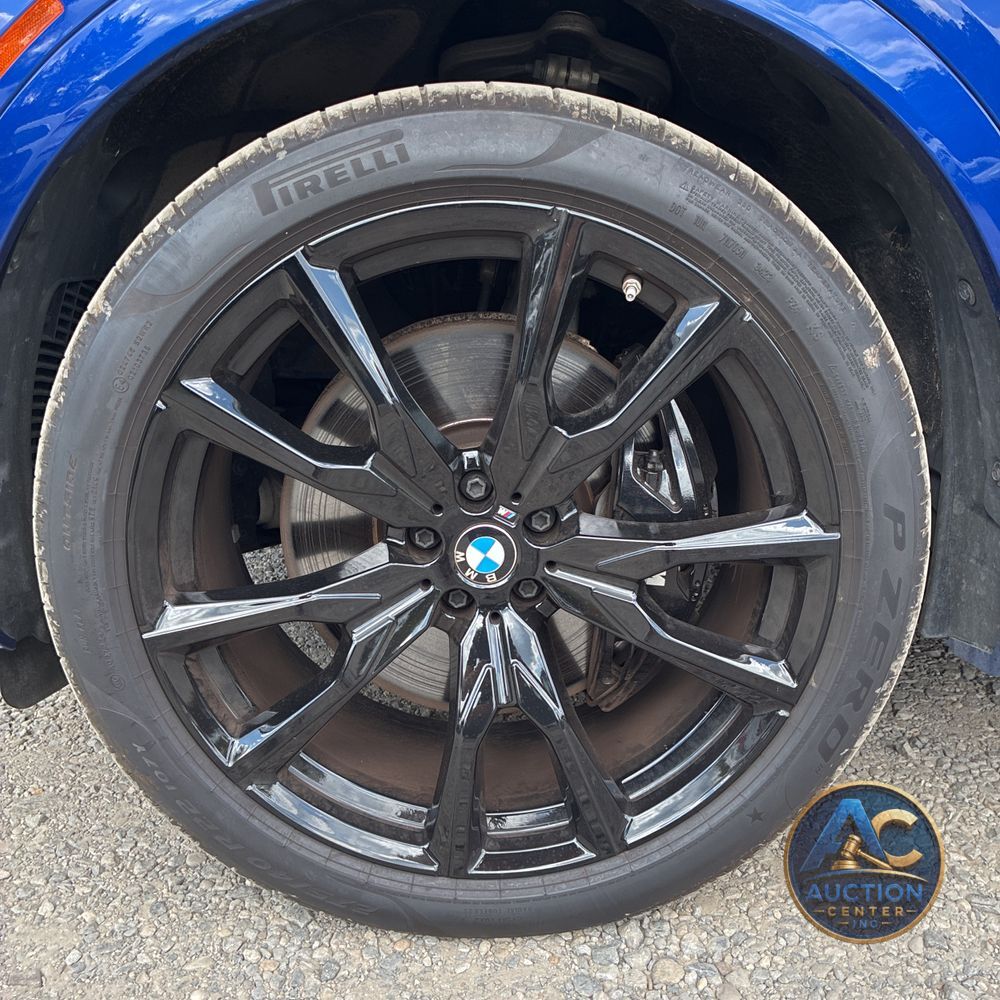 2023 BMW X7 M60i