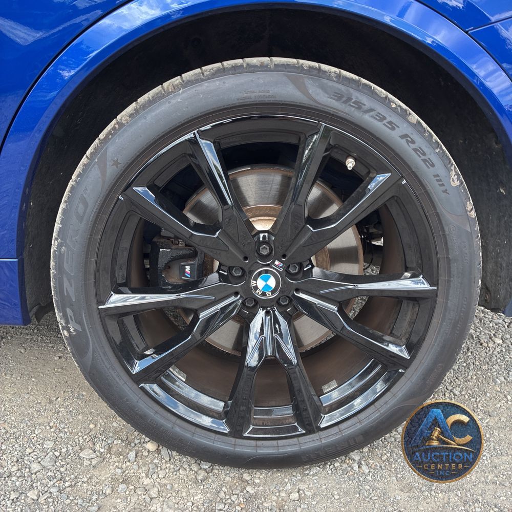 2023 BMW X7 M60i