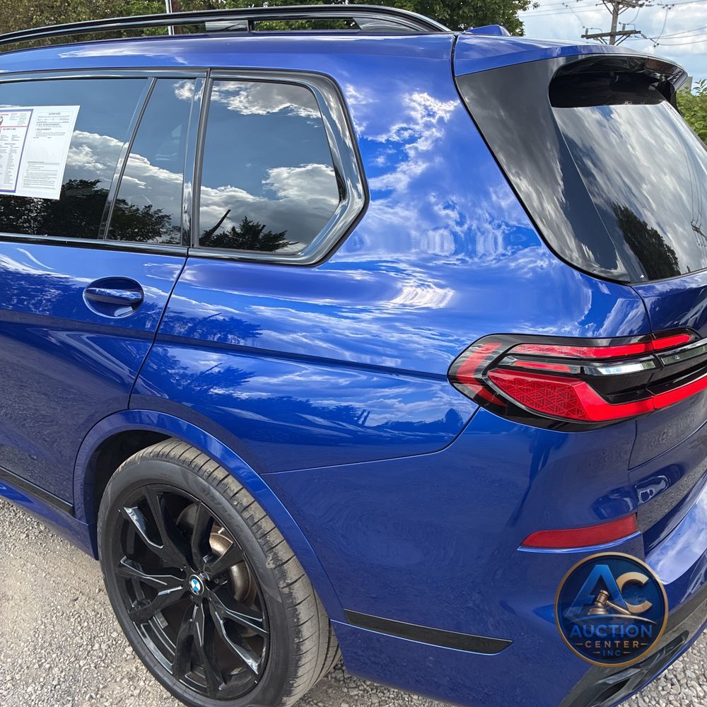 2023 BMW X7 M60i