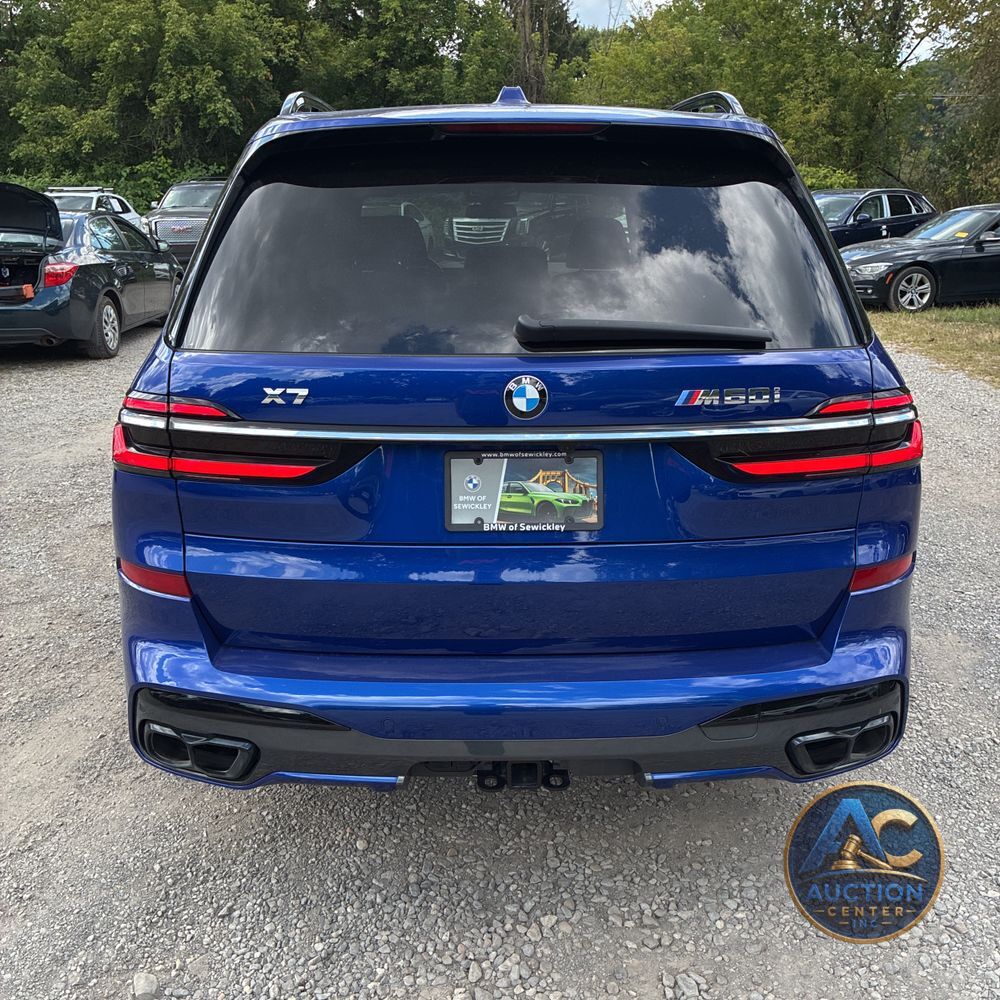 2023 BMW X7 M60i