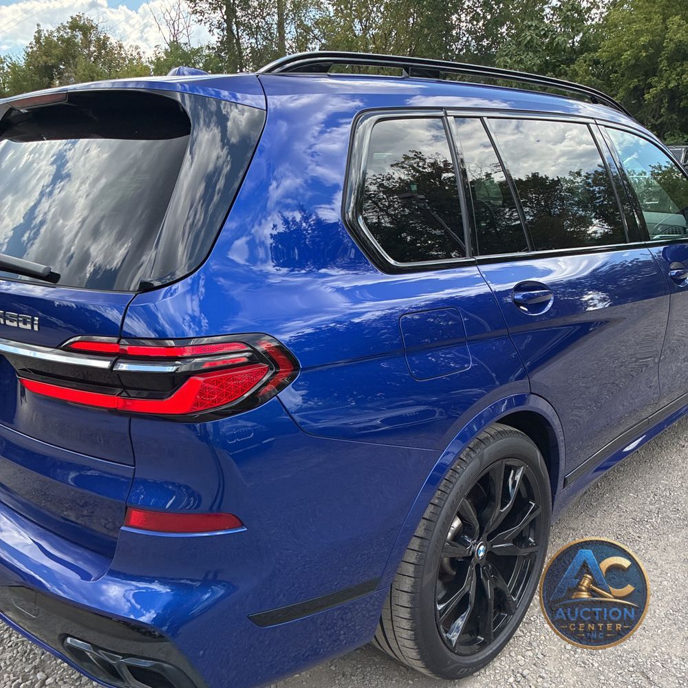 2023 BMW X7 M60i