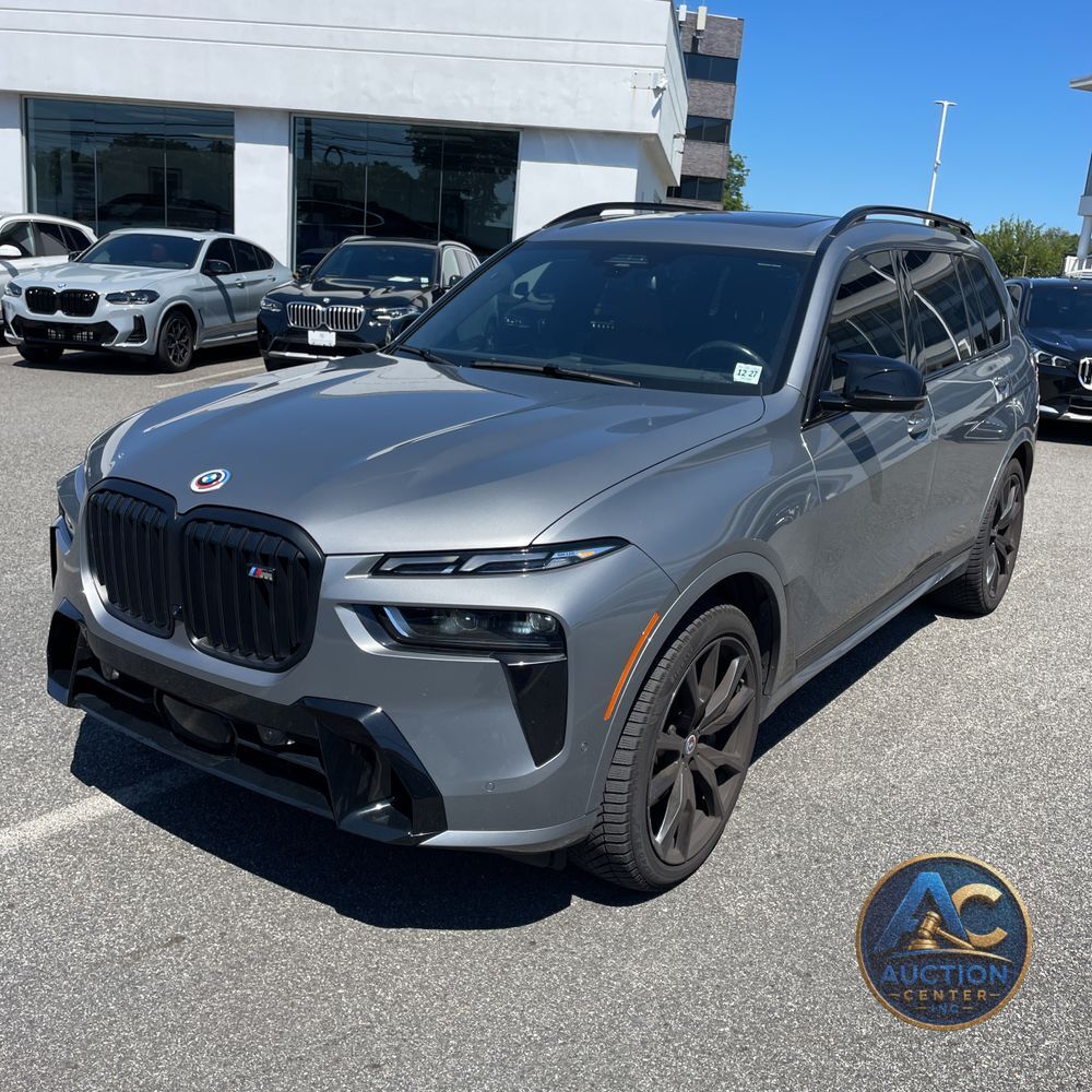 2023 BMW X7 M60i