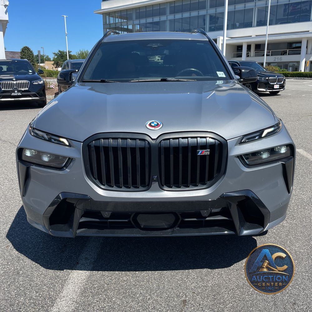 2023 BMW X7 M60i