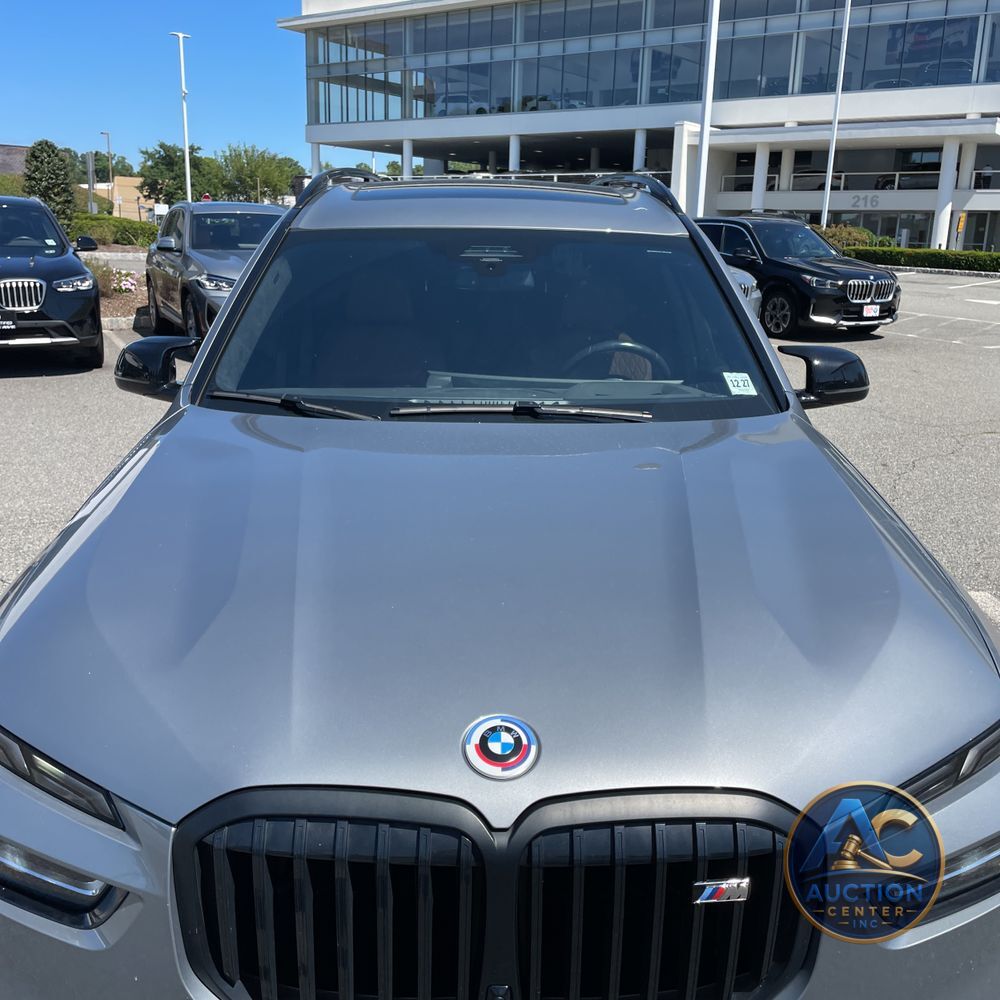2023 BMW X7 M60i