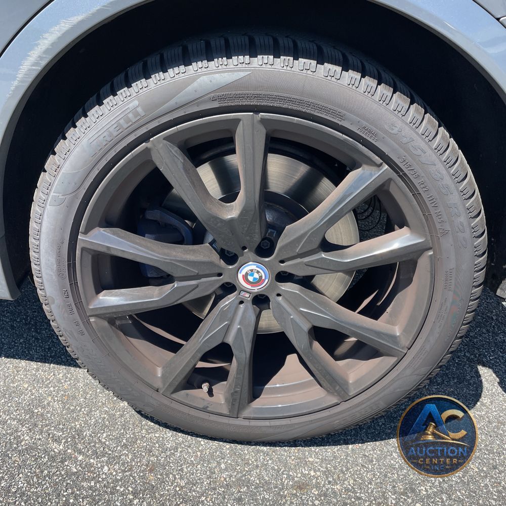 2023 BMW X7 M60i