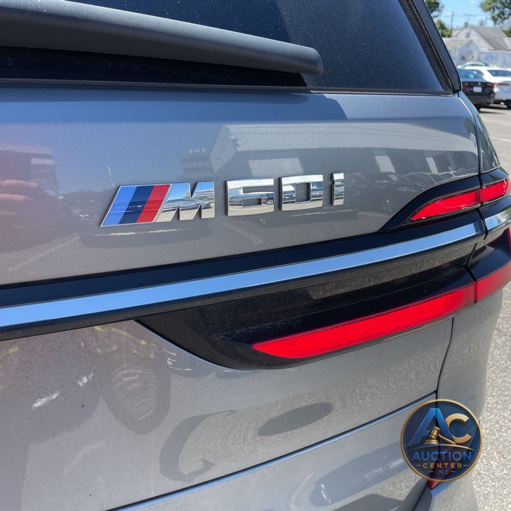 2023 BMW X7 M60i