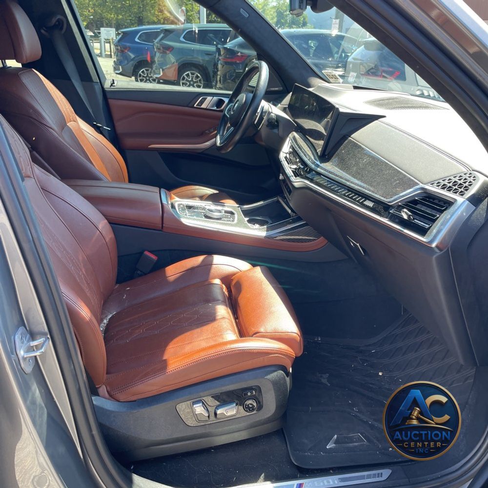2023 BMW X7 M60i