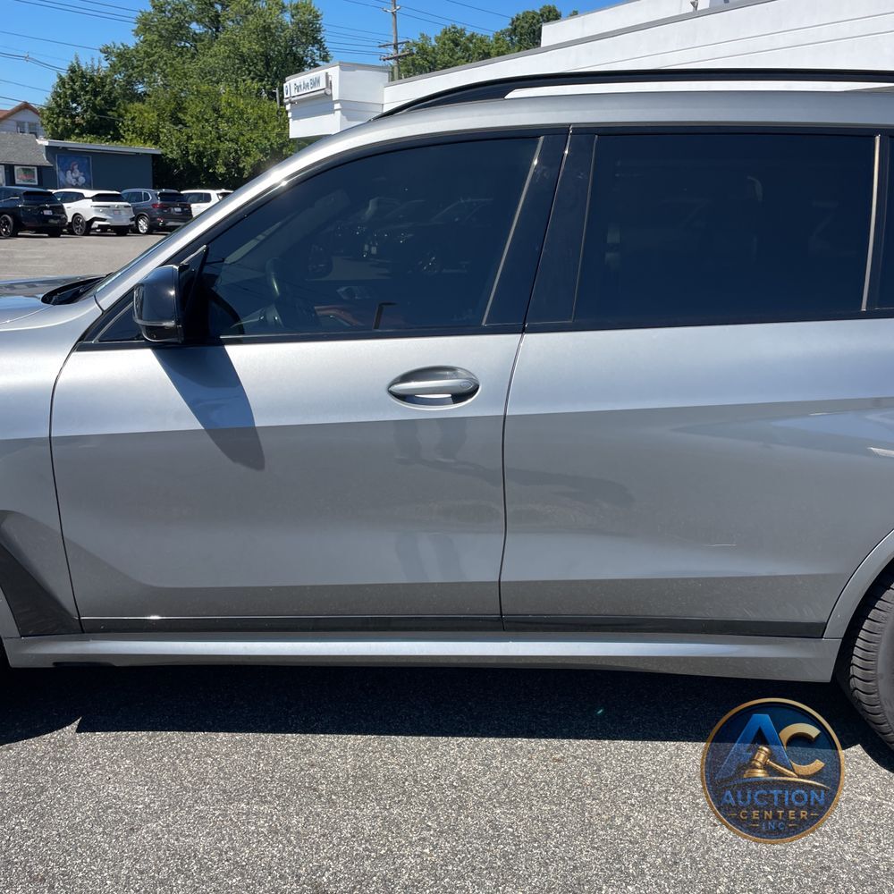 2023 BMW X7 M60i