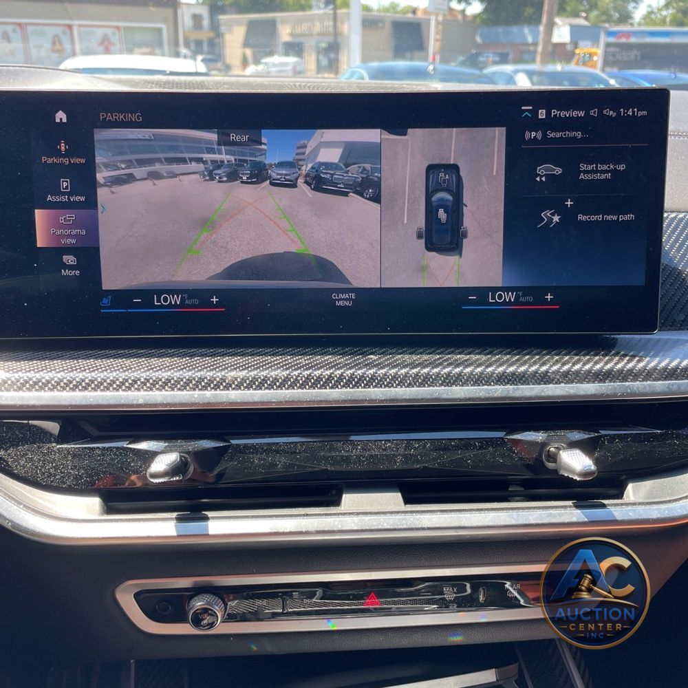2023 BMW X7 M60i