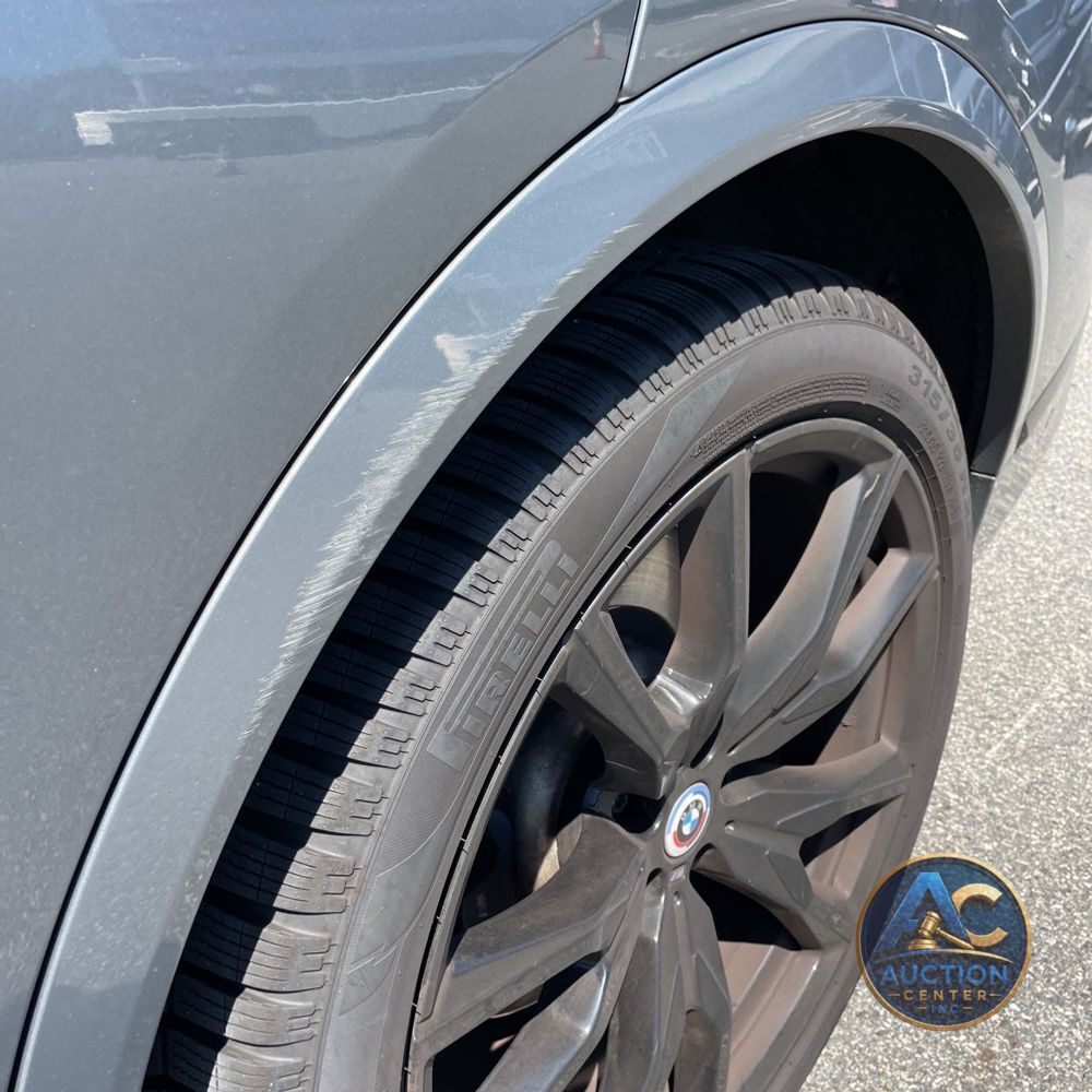 2023 BMW X7 M60i