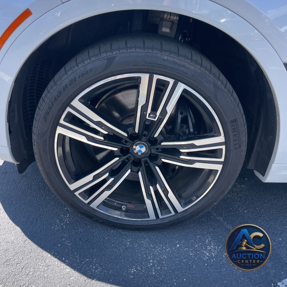 2024 BMW X7 M60i