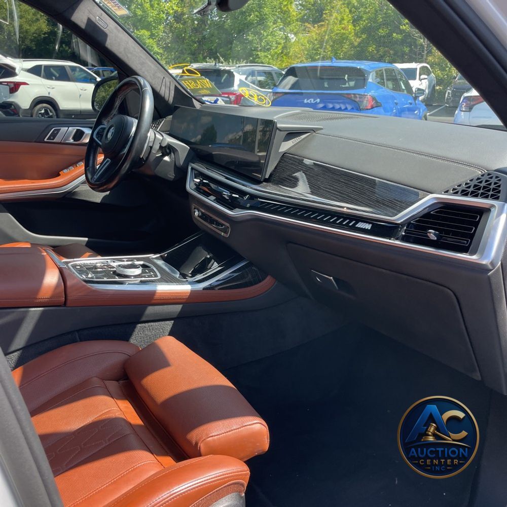 2024 BMW X7 M60i