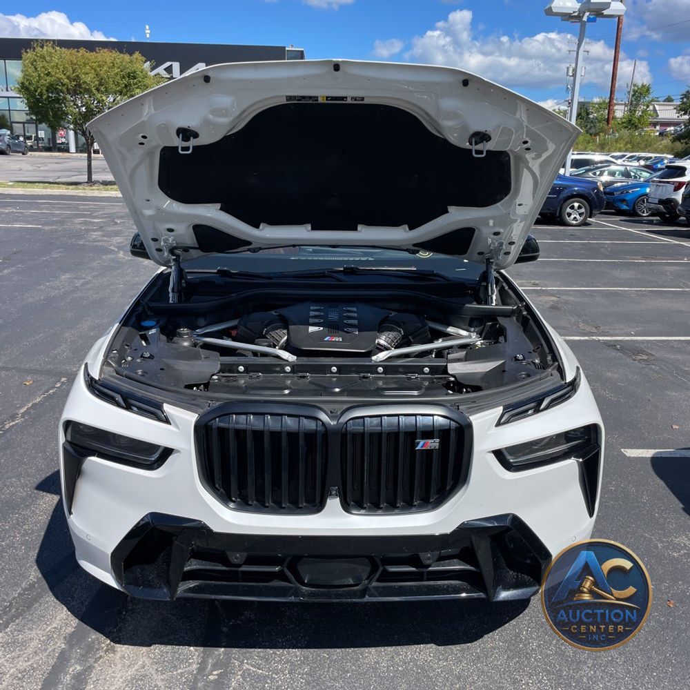 2024 BMW X7 M60i