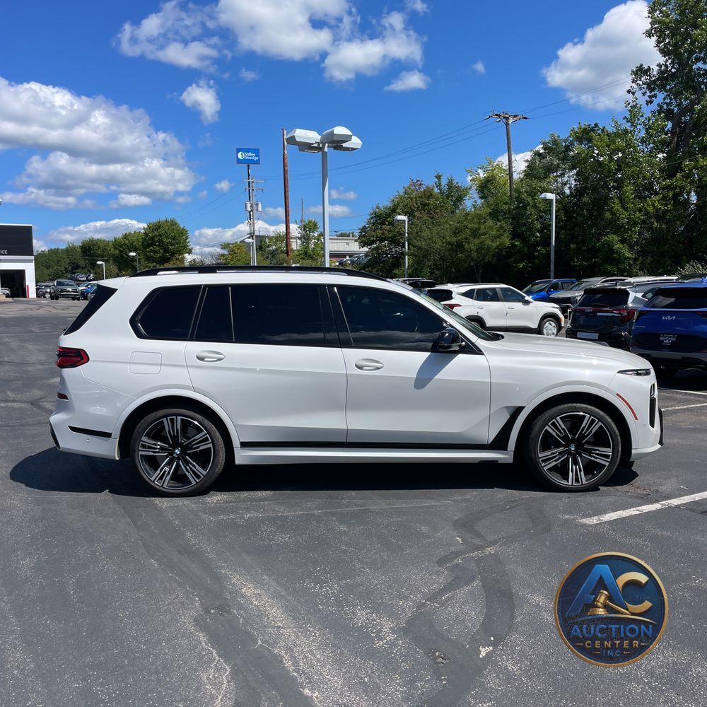 2024 BMW X7 M60i