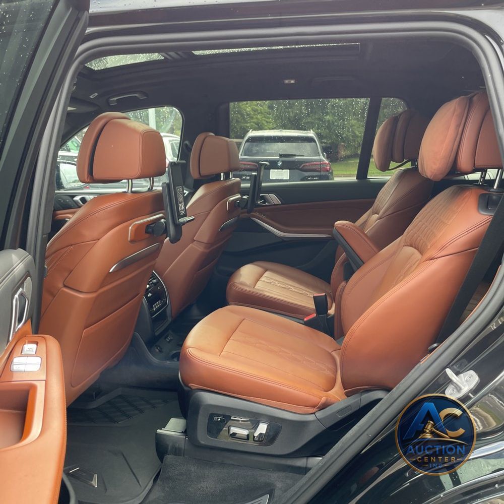 2024 BMW X7 M60i